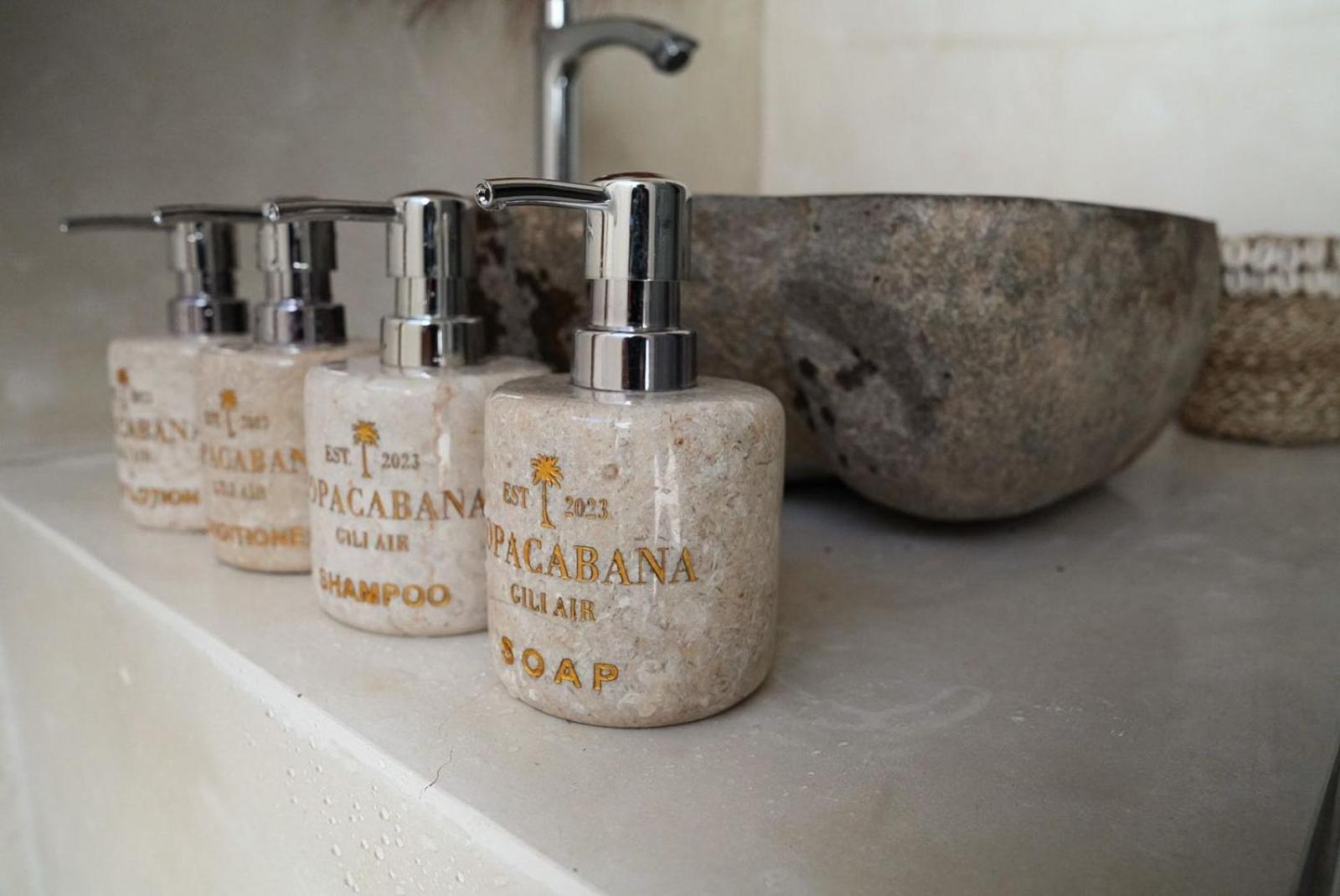 Capacabana Gili Apartment Gili Air Ngoại thất bức ảnh